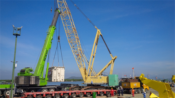 Cung cấp nhân lực, phương tiện, thiết bị và dịch vụ cầu cảng phục vụ bốc xếp 03 cụm Máy biến áp - Tổng trọng lượng 393T (131T/ea) tại Cảng Đông Xuyên